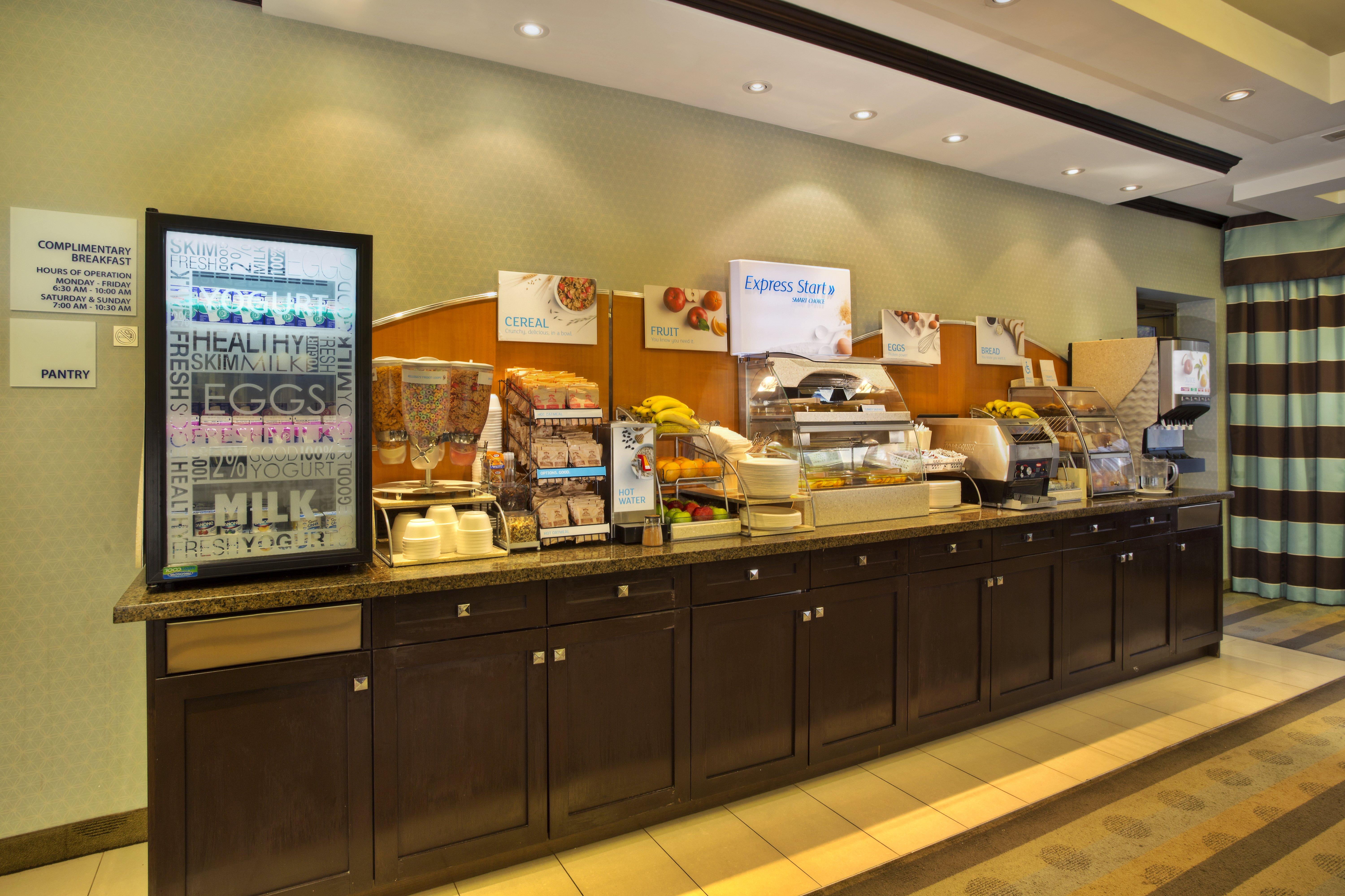 Holiday Inn Express Kingston Central By Ihg Esterno foto