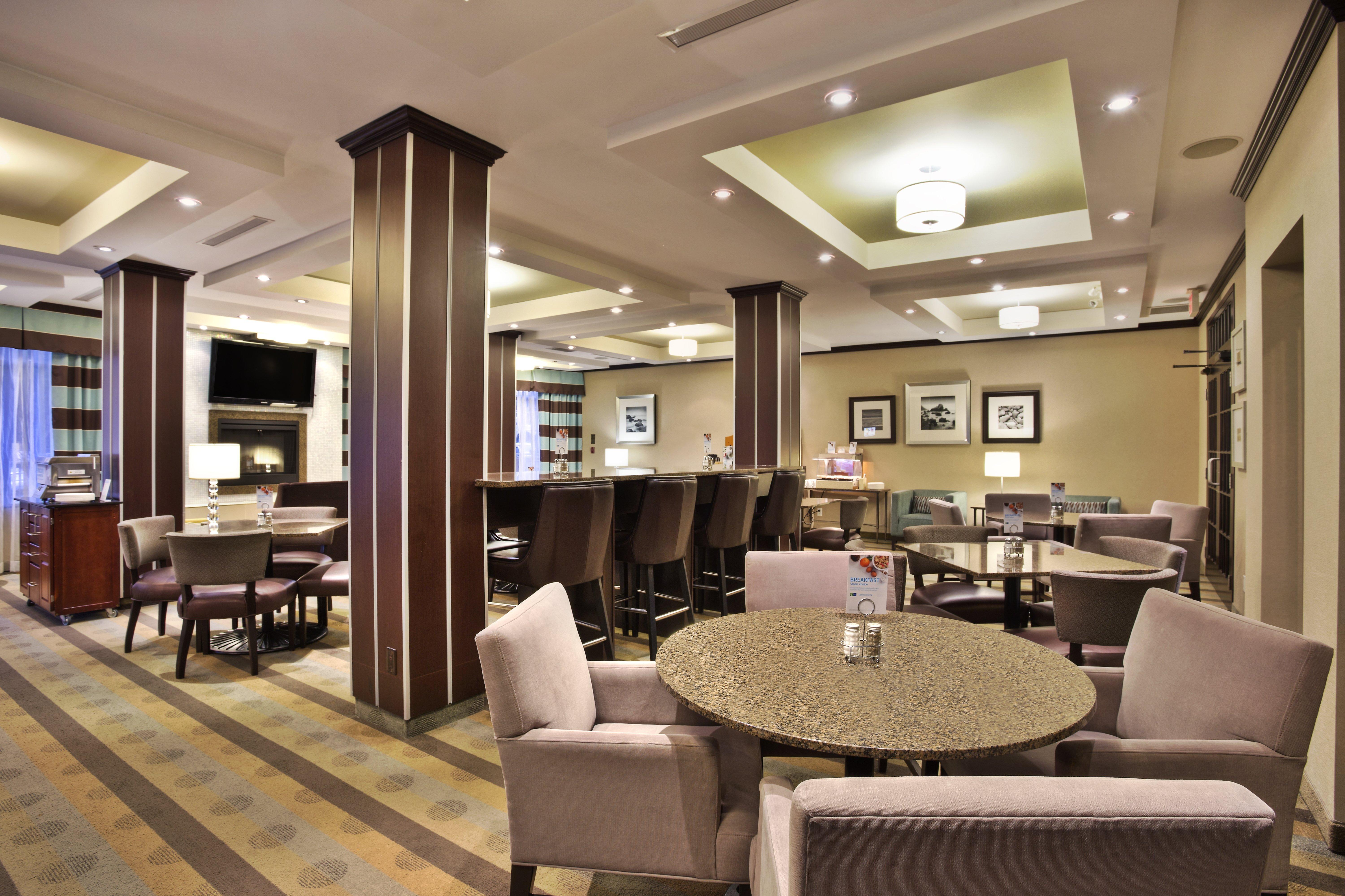 Holiday Inn Express Kingston Central By Ihg Esterno foto