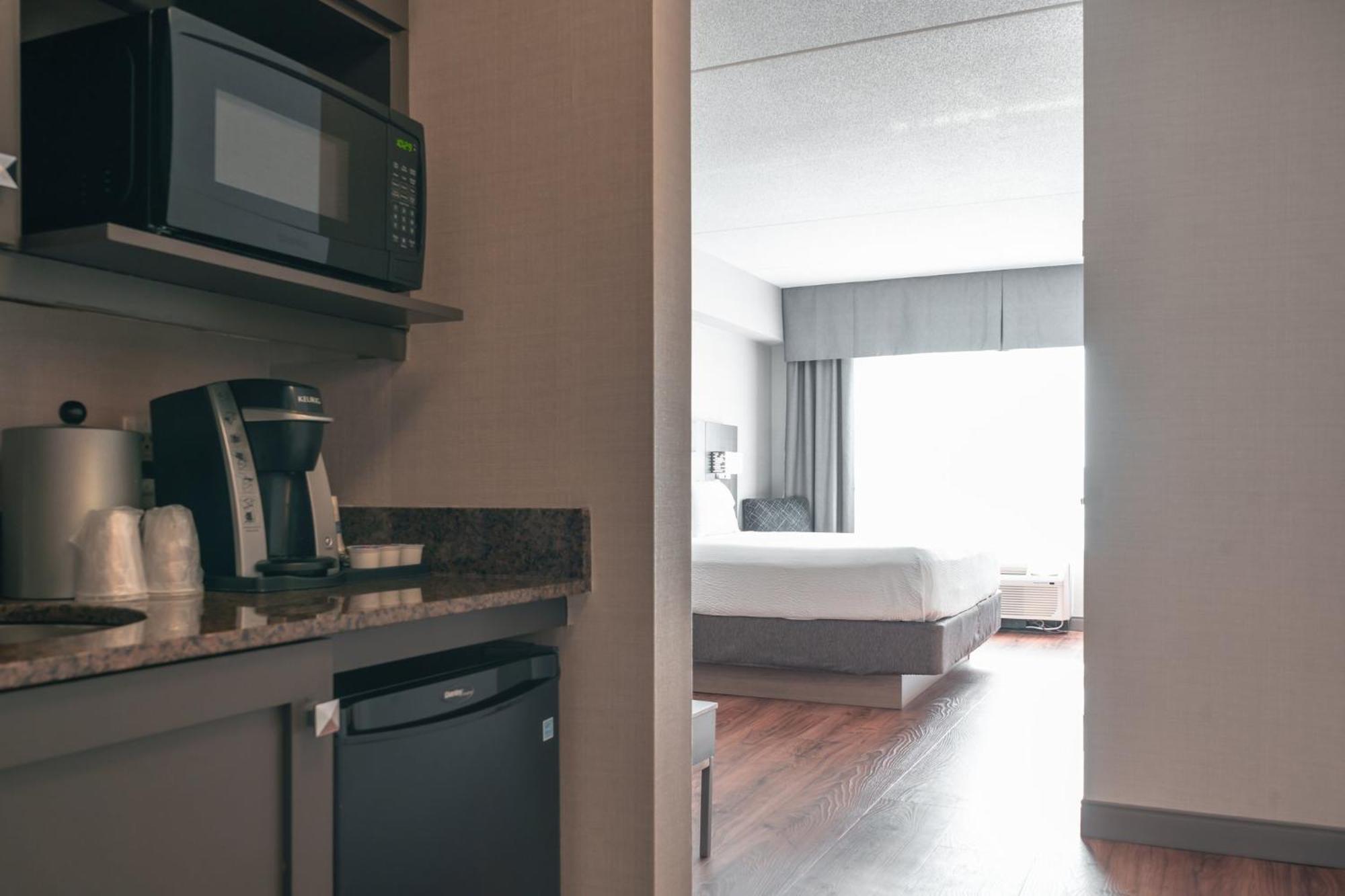 Holiday Inn Express Kingston Central By Ihg Esterno foto