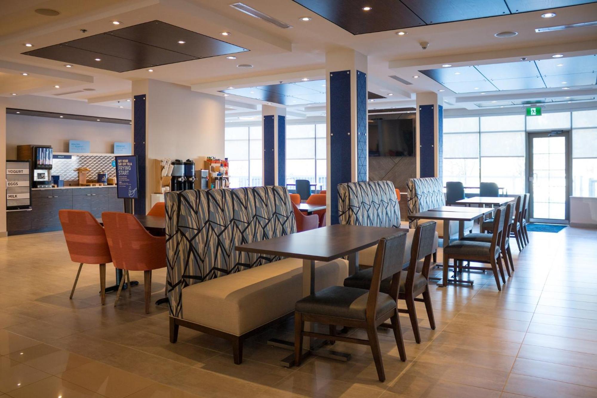 Holiday Inn Express Kingston Central By Ihg Esterno foto