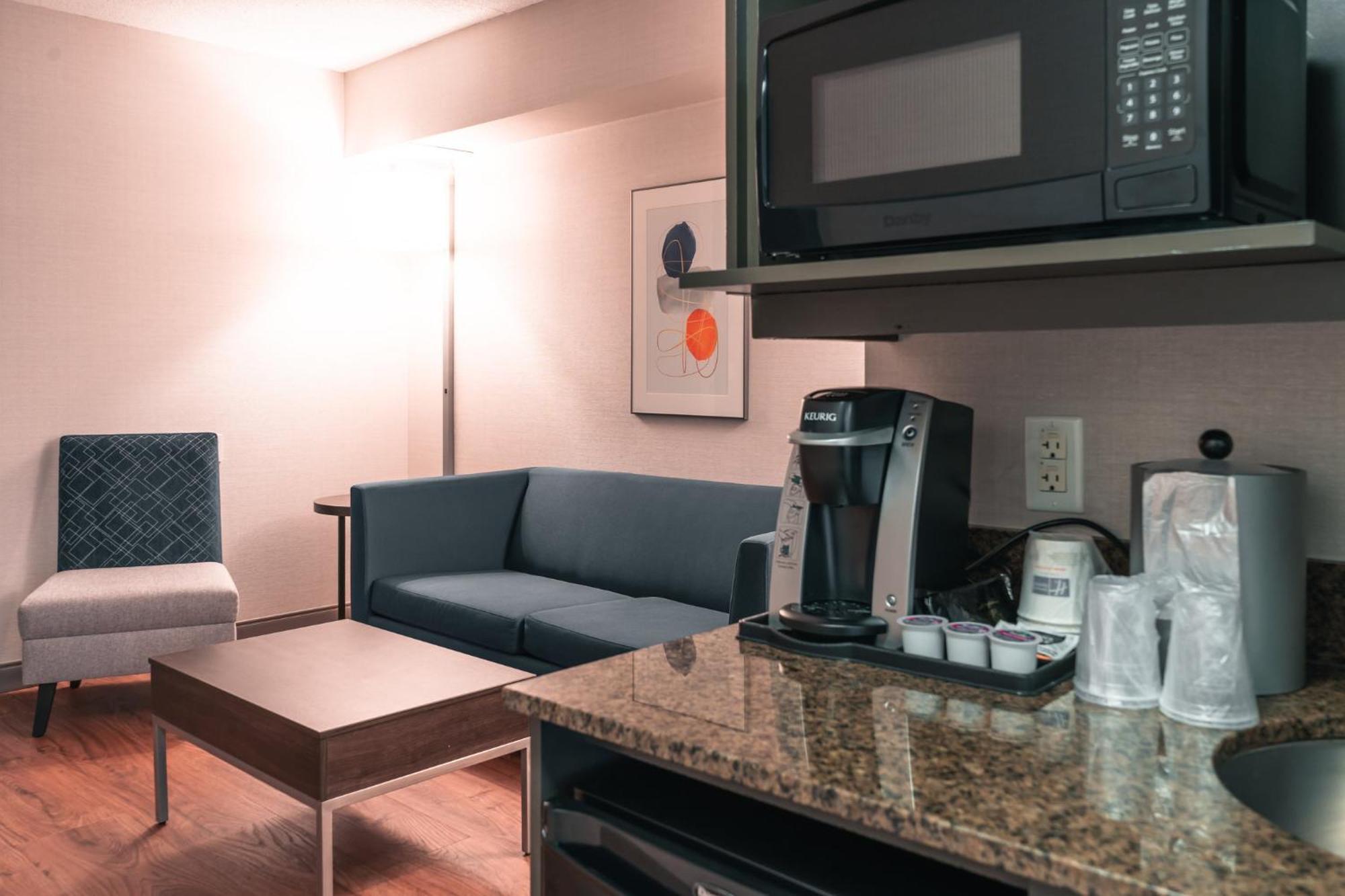 Holiday Inn Express Kingston Central By Ihg Esterno foto