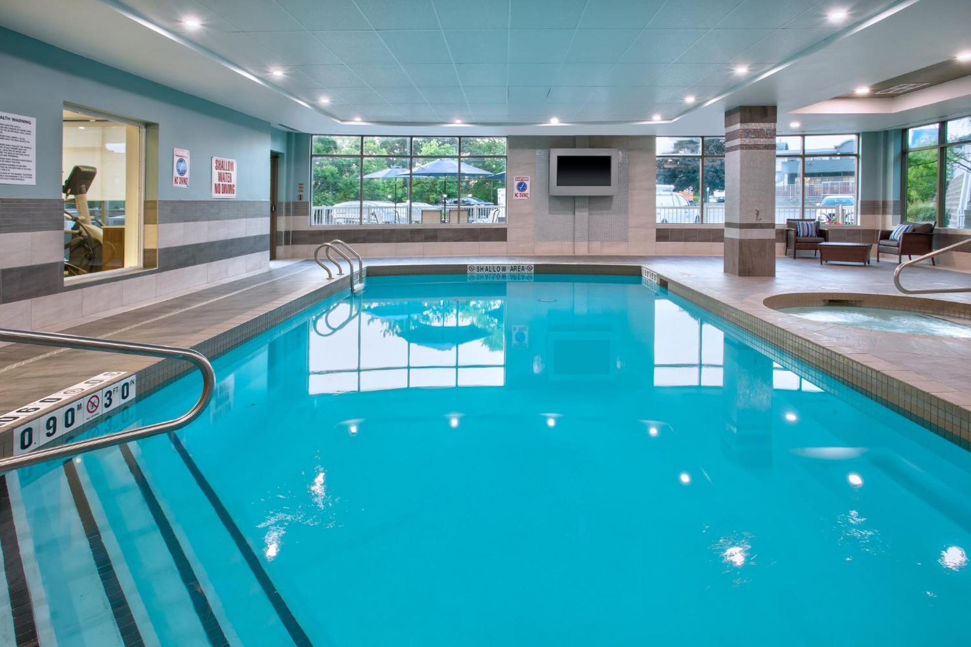 Holiday Inn Express Kingston Central By Ihg Esterno foto