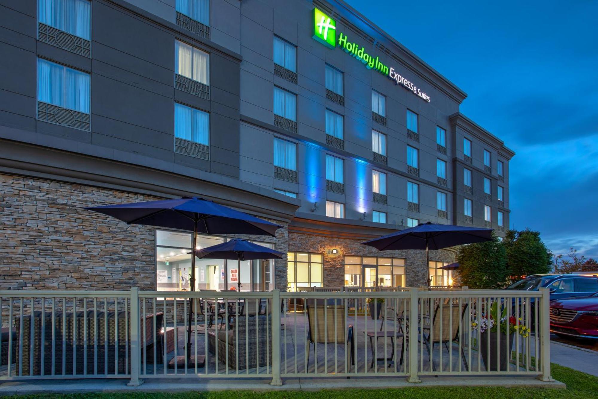 Holiday Inn Express Kingston Central By Ihg Esterno foto