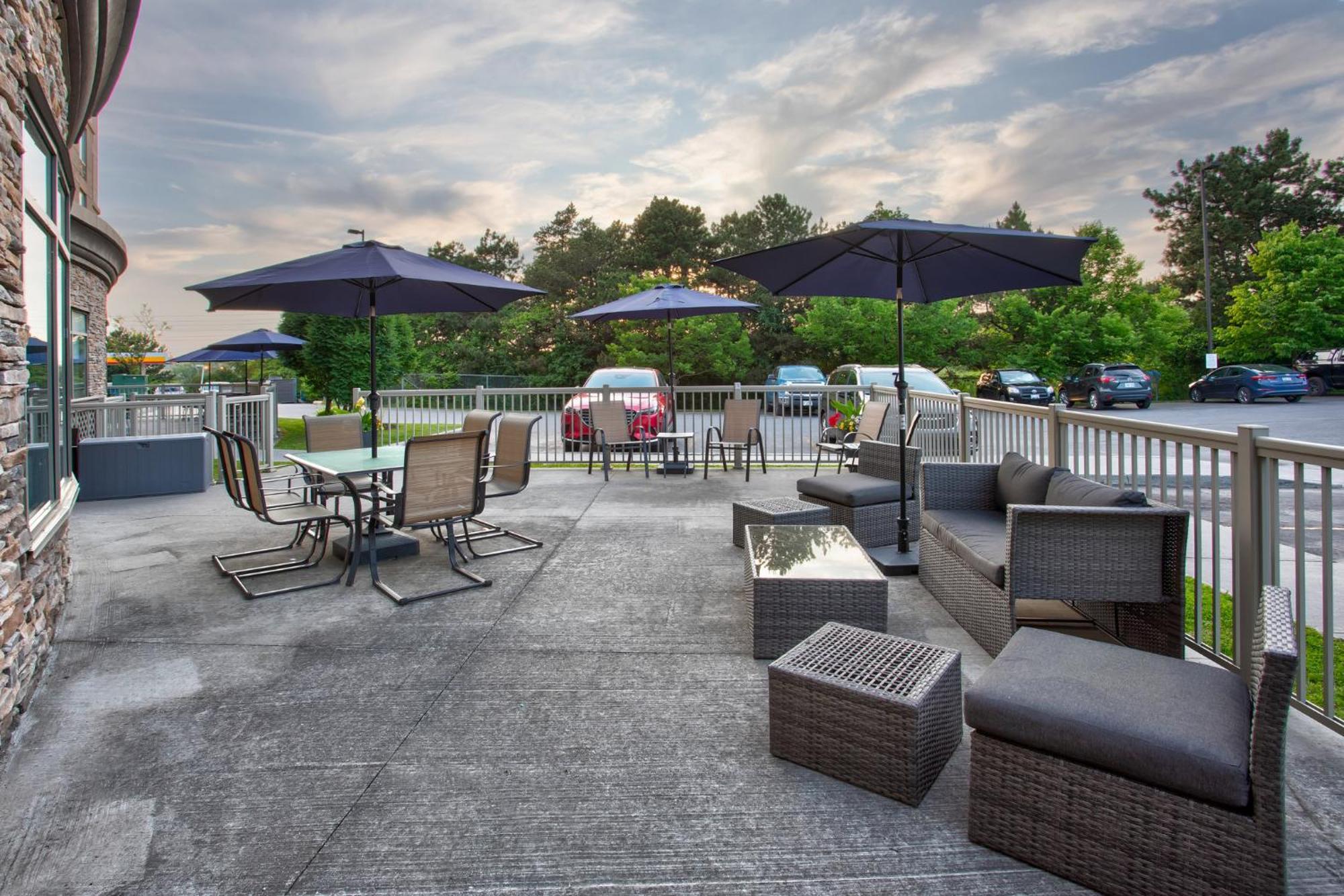 Holiday Inn Express Kingston Central By Ihg Esterno foto